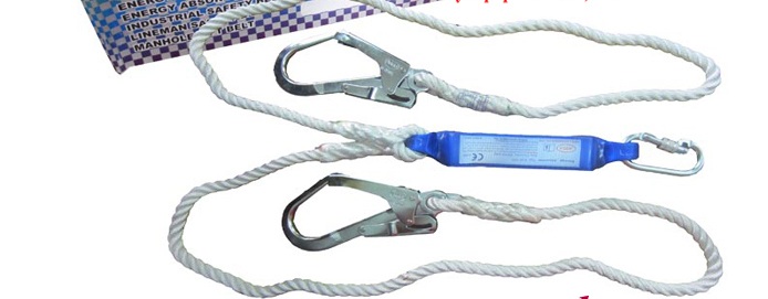 Dây đai an toàn toàn thân Adela có khóa kim loại bền, chống gỉ sét tốt